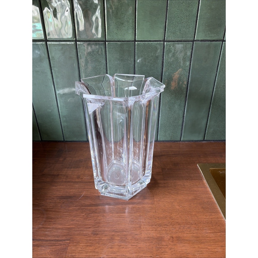 Mid-Century Modern Lucite Hexagon Vase – Clear Acrylic Sculptural Decr 9.75x6.5"